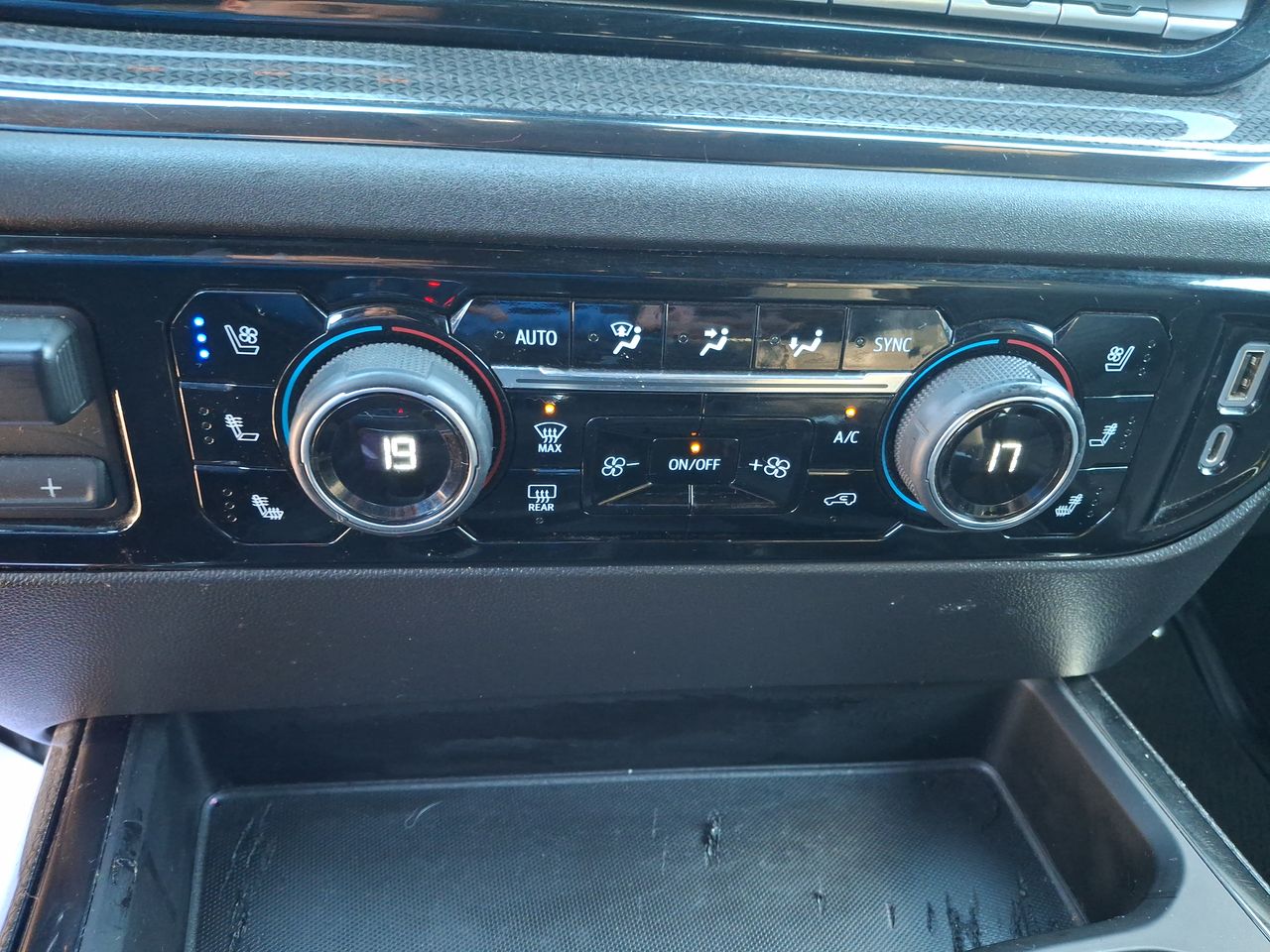 CHEVROLET - 30