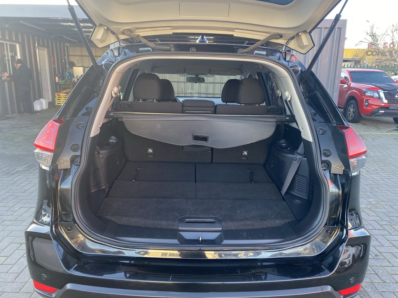 Nissan X-Trail — foto 21 de 35