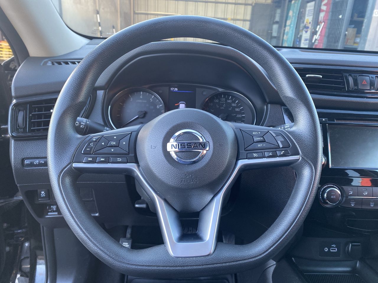 Nissan X-Trail — foto 25 de 35
