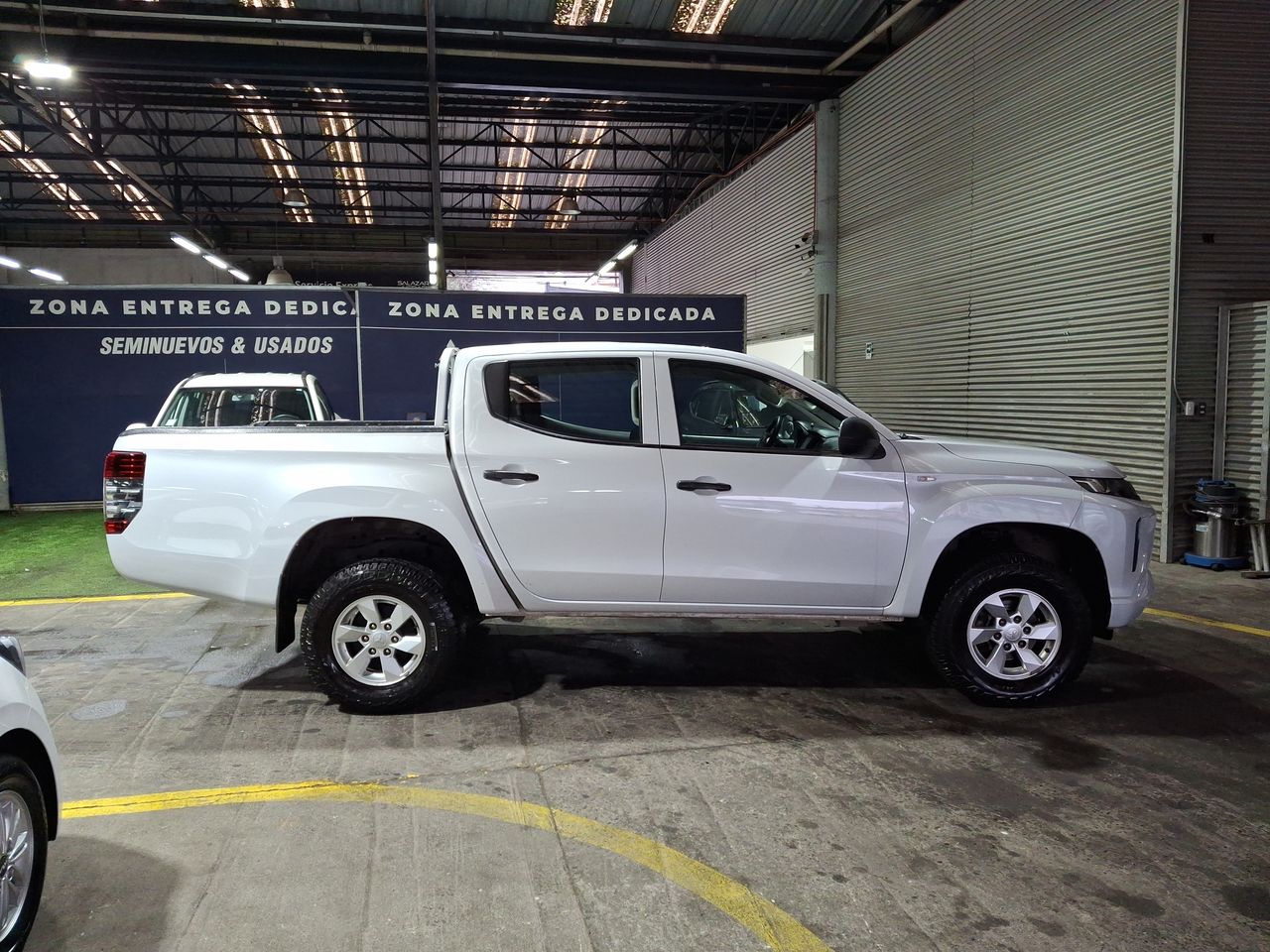 MITSUBISHI - 4