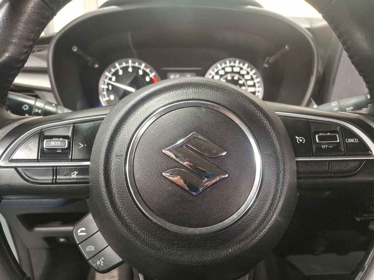 SUZUKI - 25