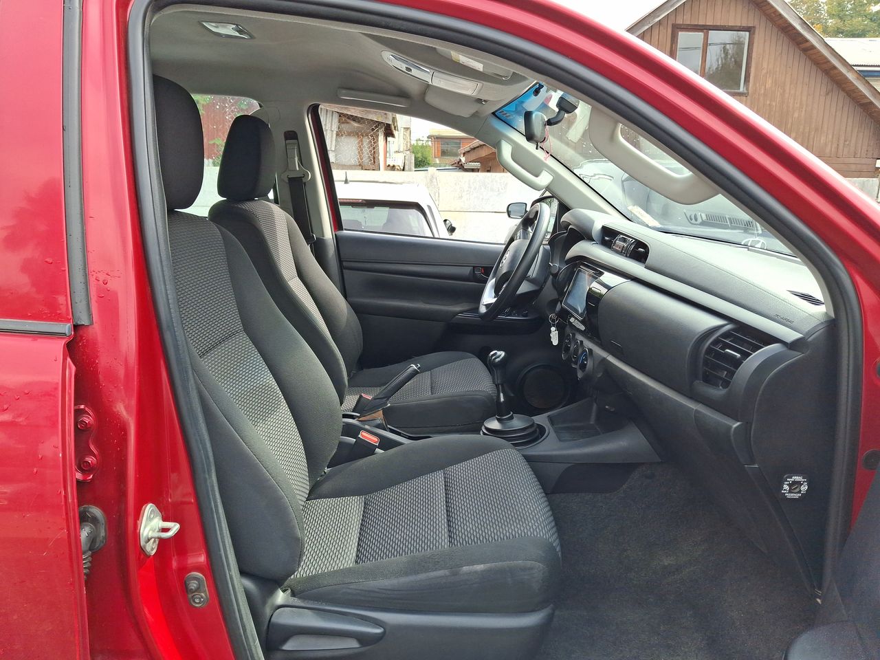 Toyota Hilux — foto 30 de 32