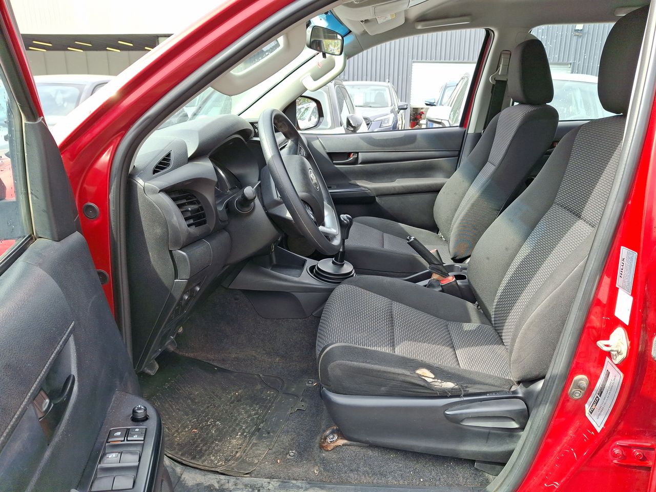Toyota Hilux — foto 19 de 32