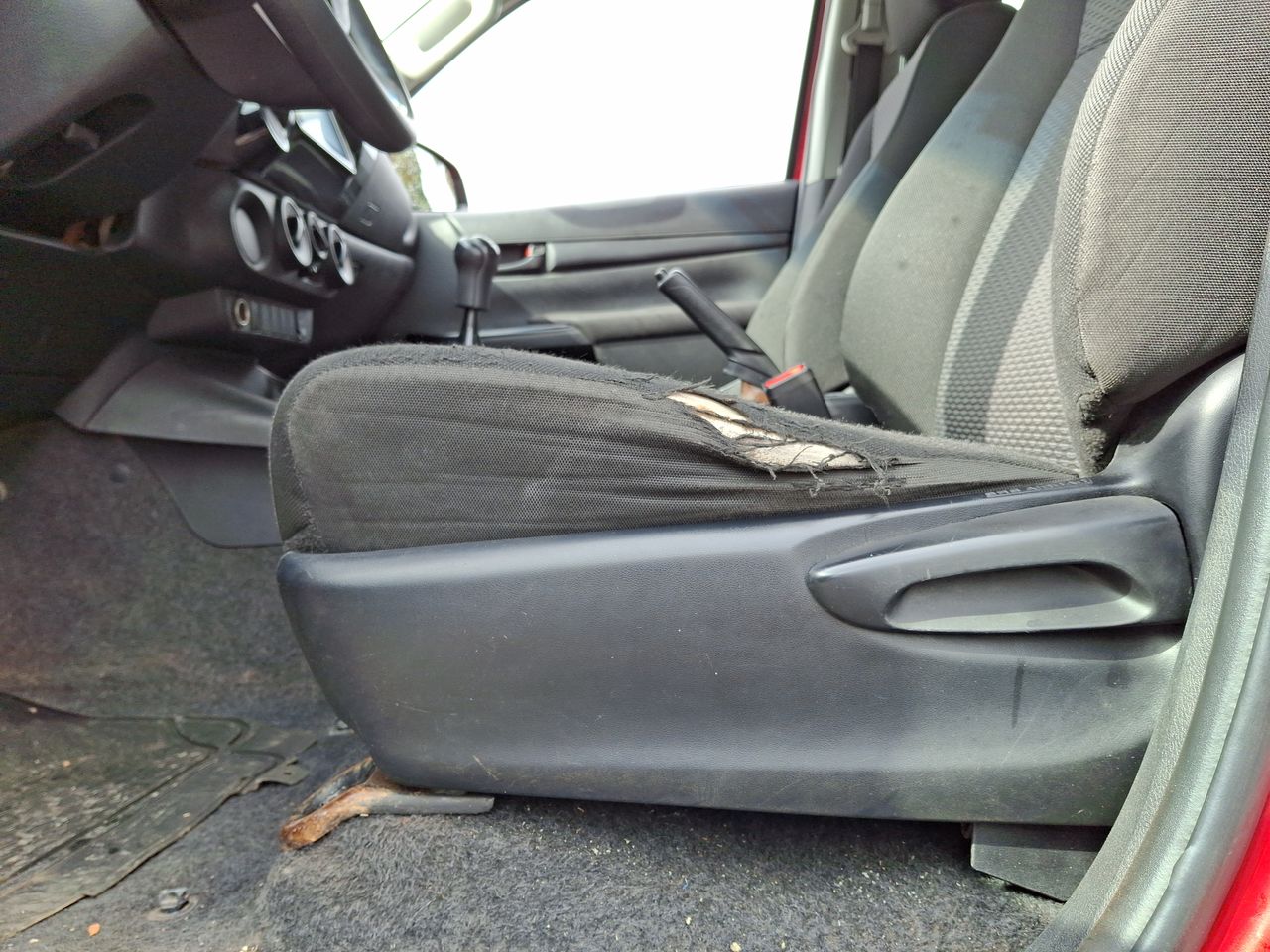 Toyota Hilux — foto 20 de 32