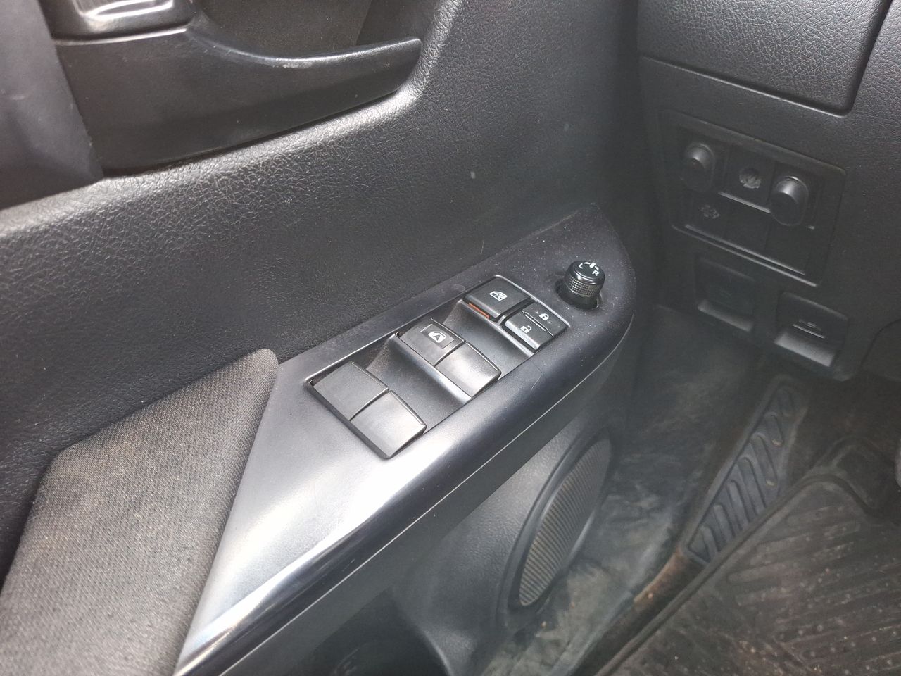 Toyota Hilux — foto 21 de 32
