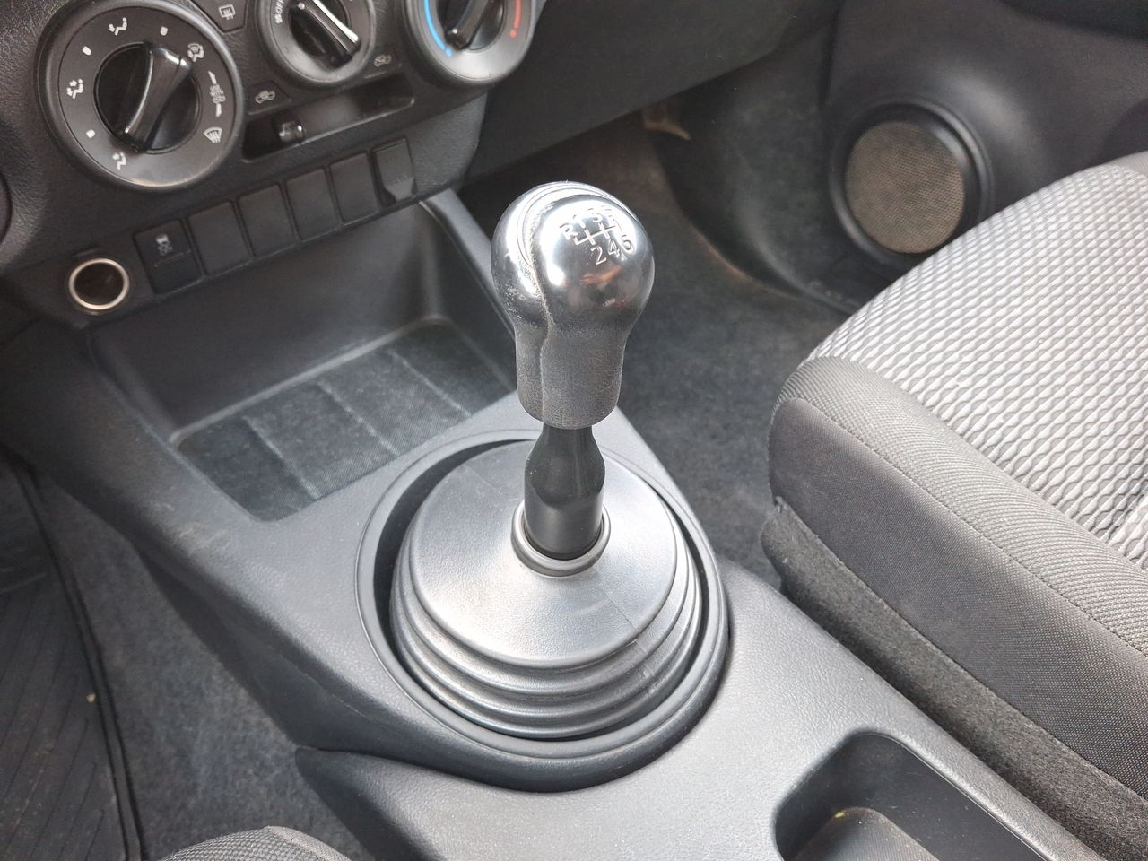 Toyota Hilux — foto 26 de 32
