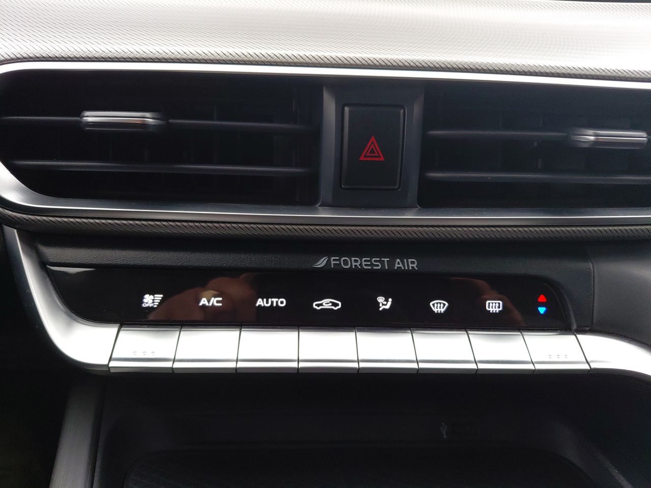 Changan Uni-T — foto 24 de 28