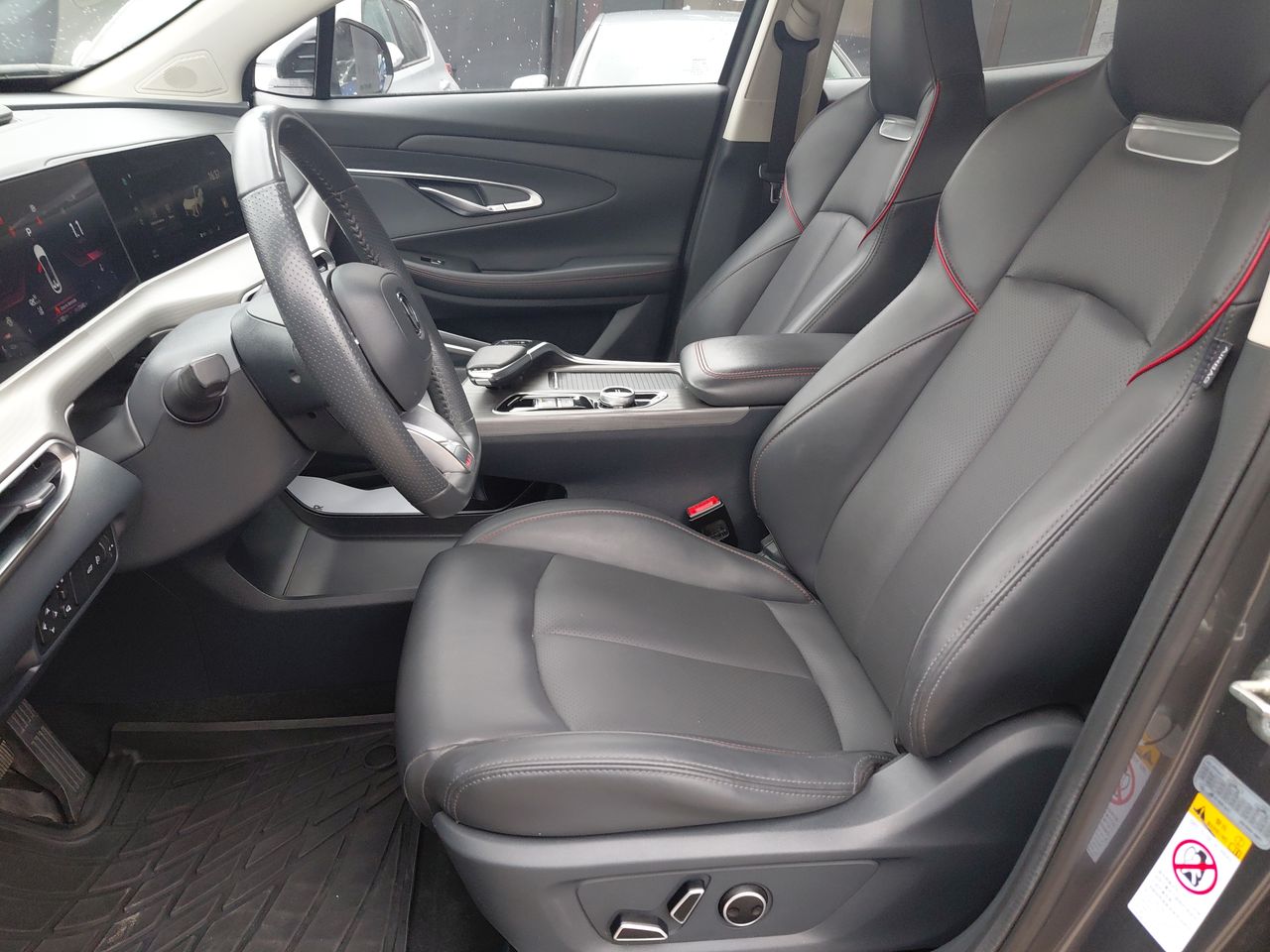 Changan Uni-T — foto 18 de 28