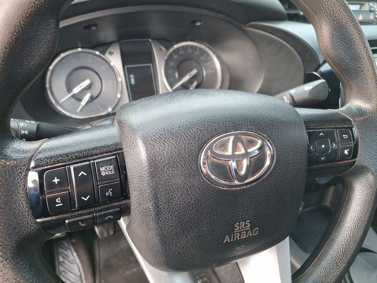 TOYOTA - 25