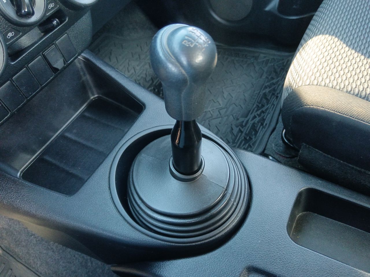 TOYOTA - 28