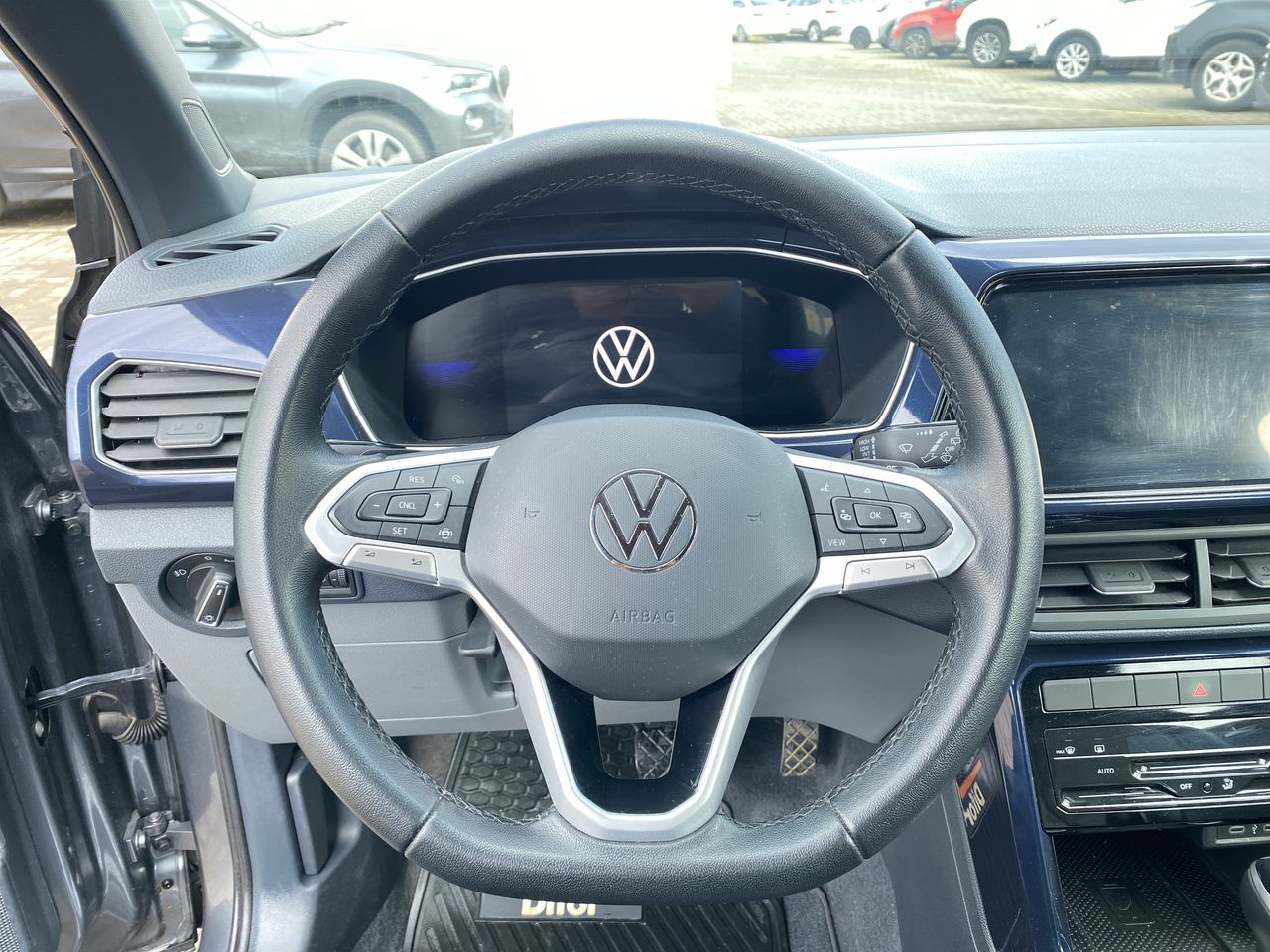 VOLKSWAGEN - 24