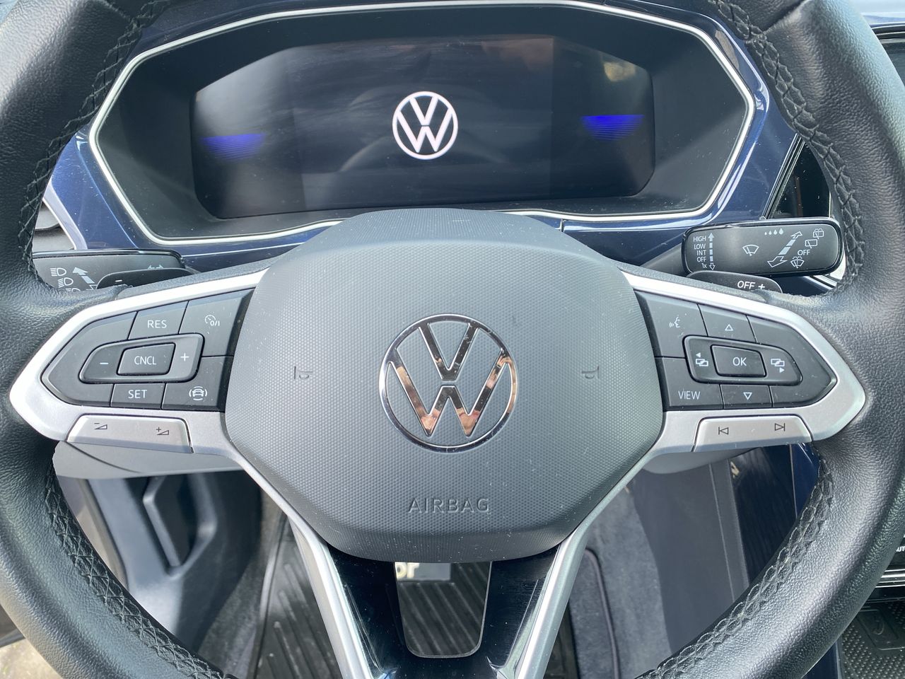 VOLKSWAGEN - 25