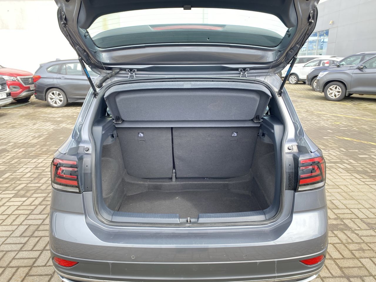 VOLKSWAGEN - 20
