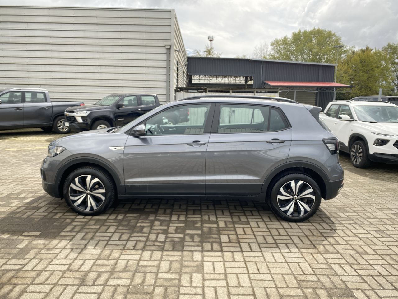 VOLKSWAGEN - 4