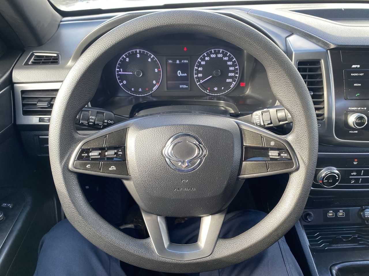SSANGYONG - 26
