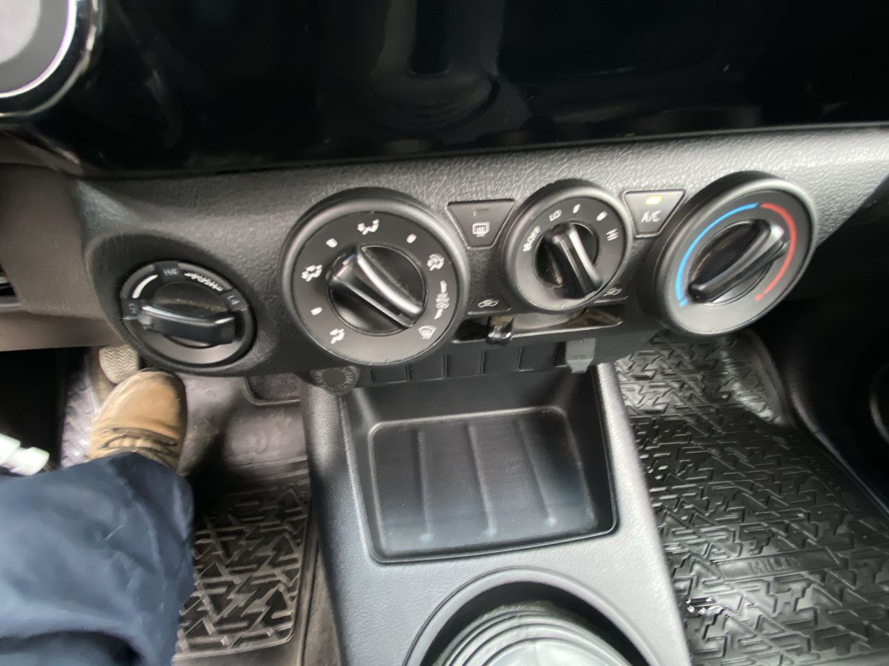 TOYOTA - 29