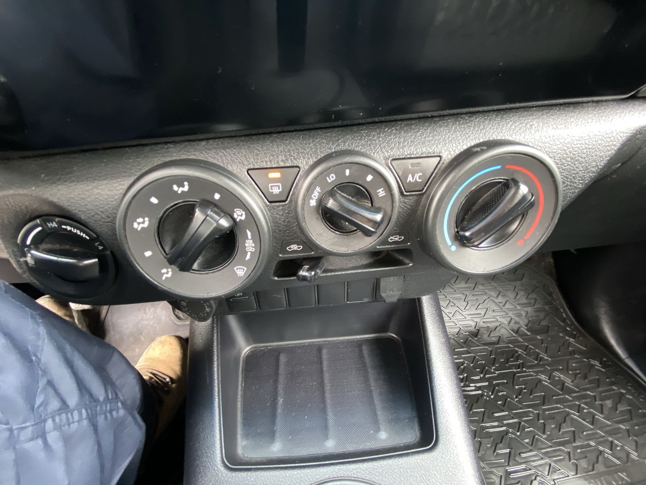 TOYOTA - 27