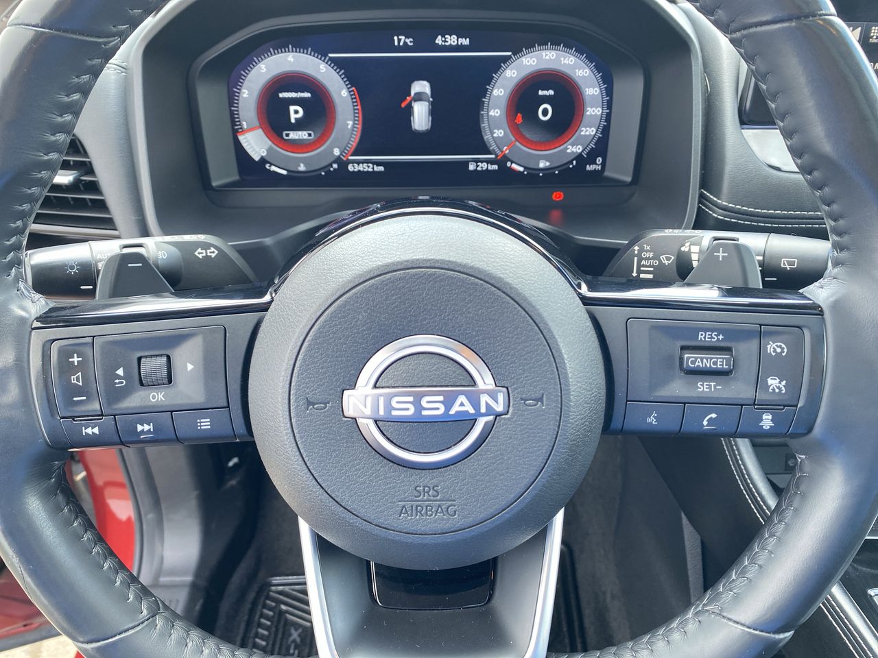 NISSAN - 24