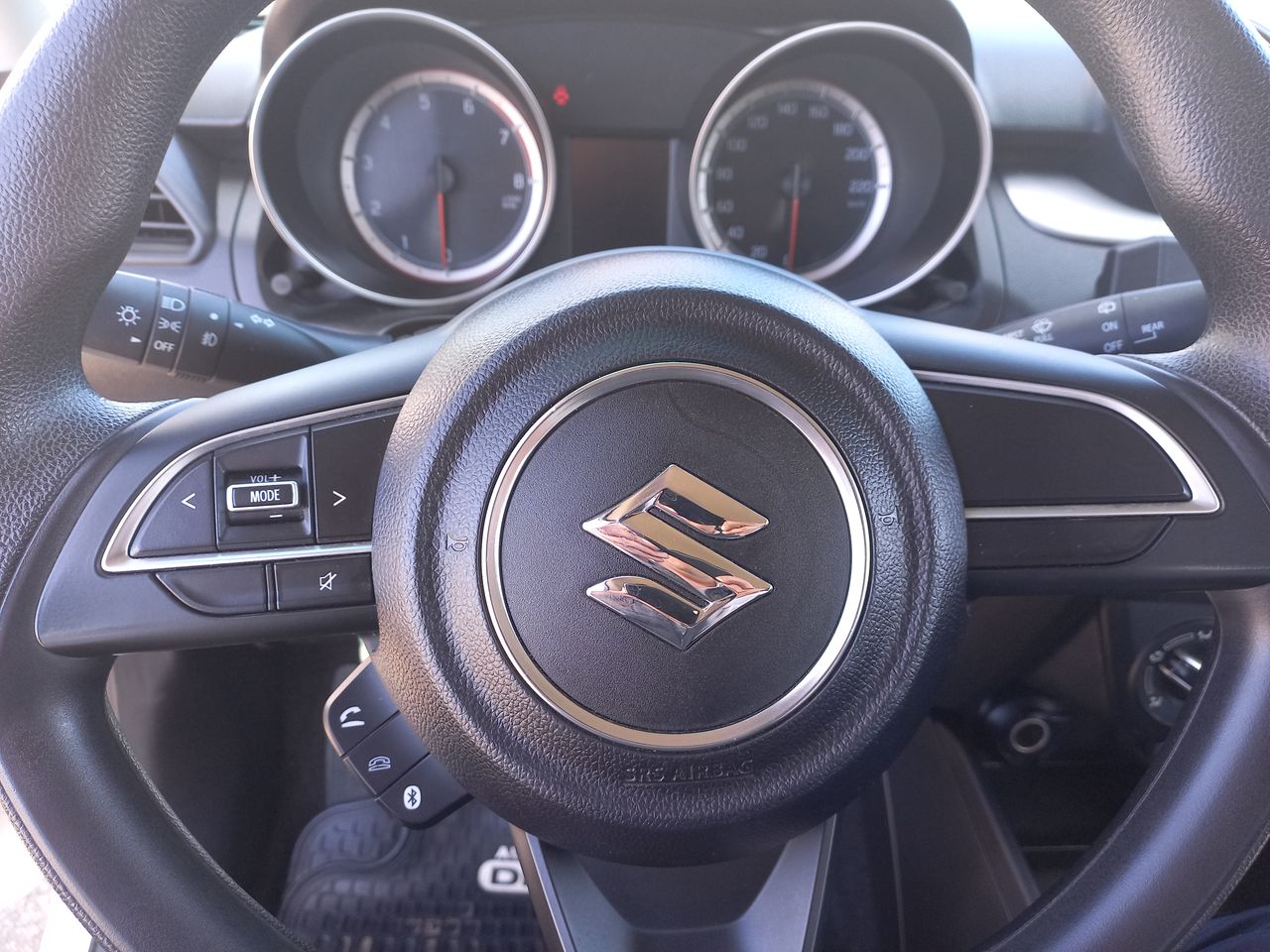 SUZUKI - 23