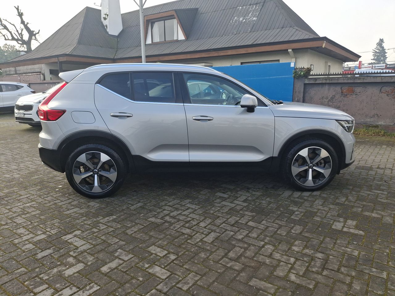 VOLVO - 8