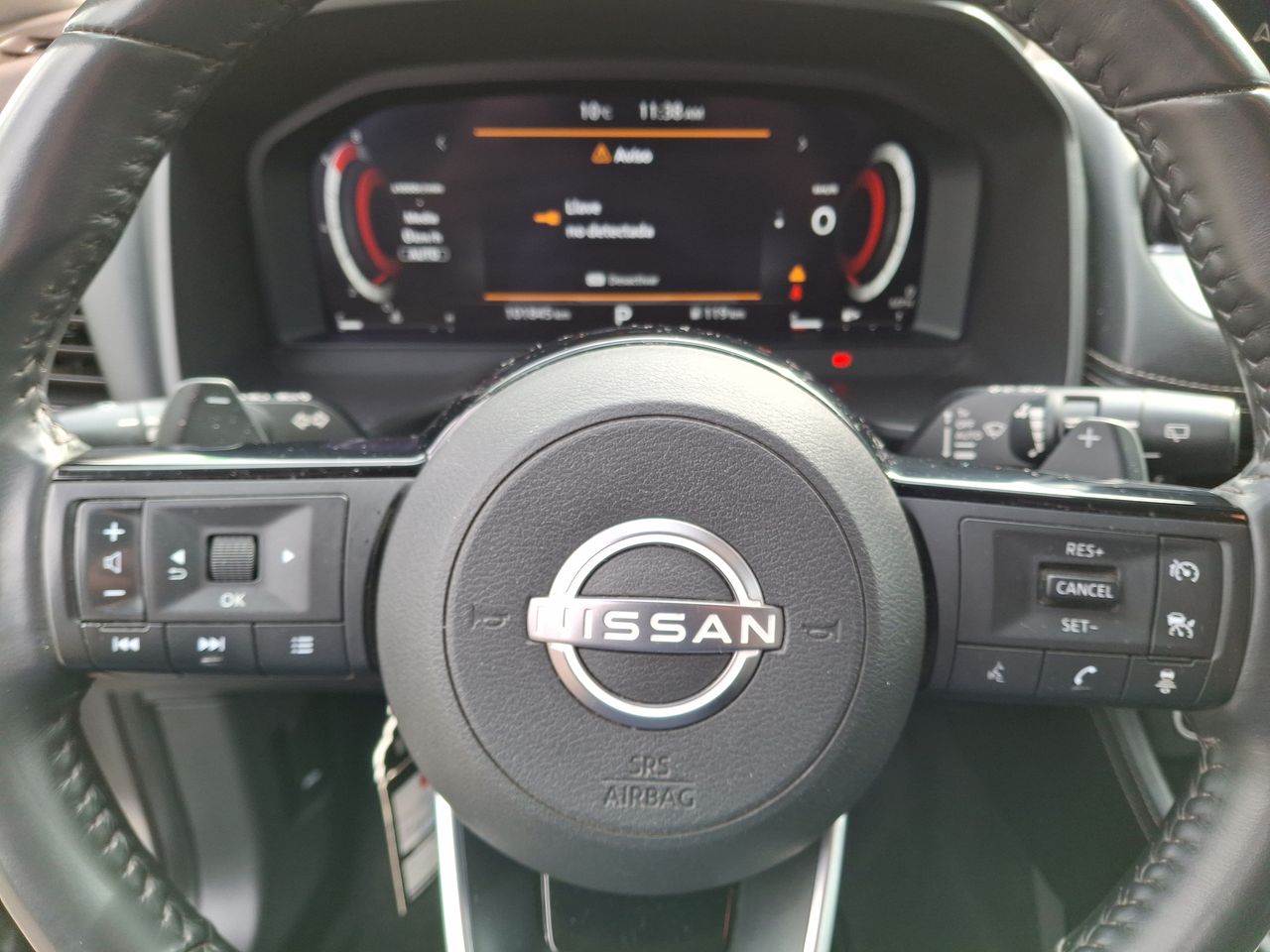 NISSAN - 26