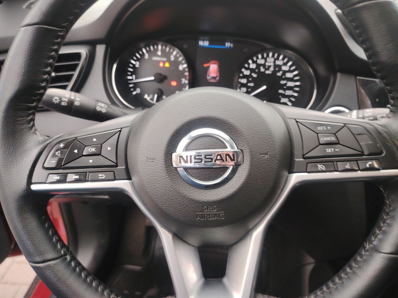 NISSAN - 16