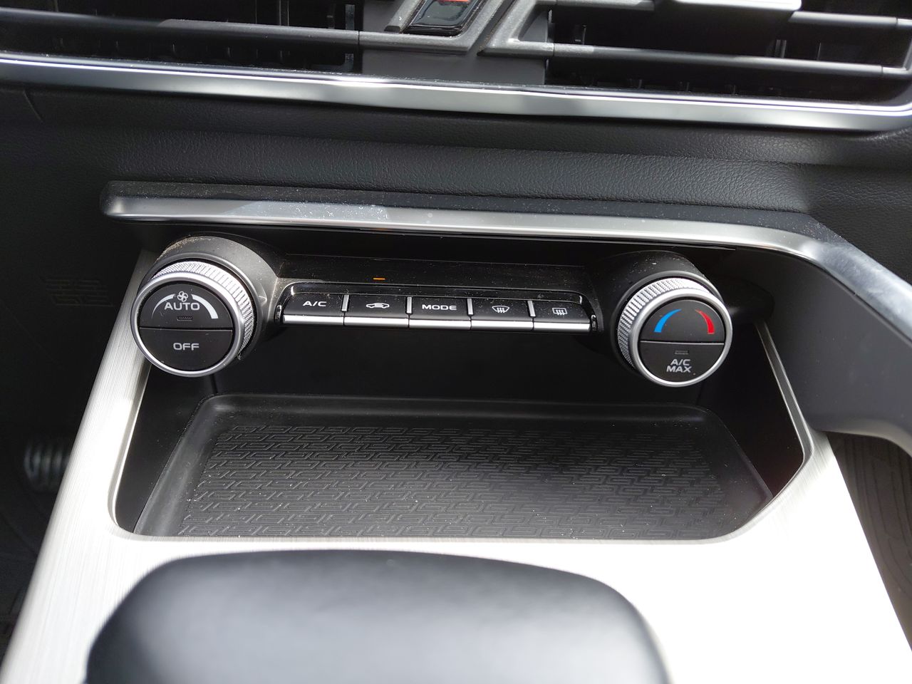 GEELY - 28