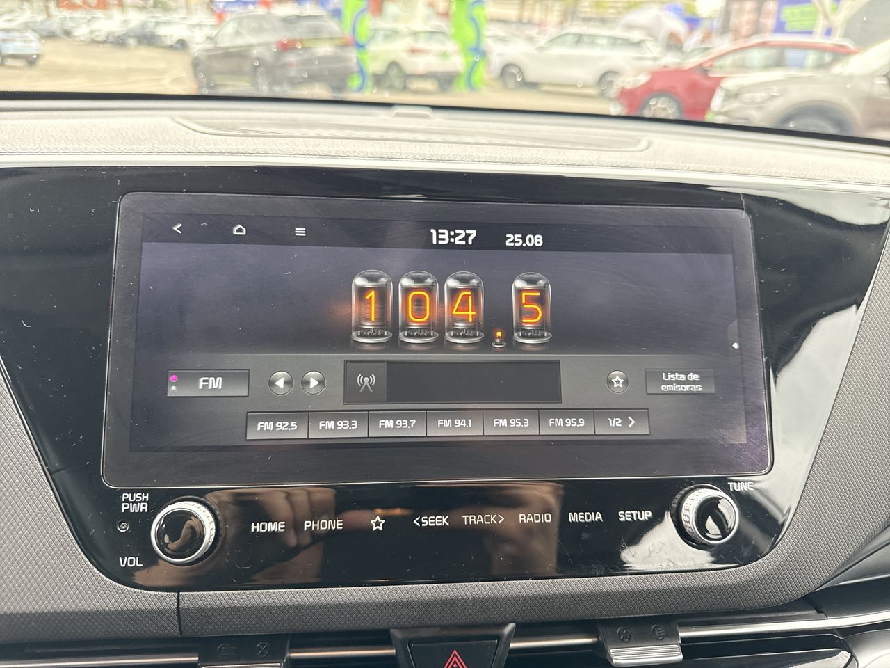 KIA Carens — foto 20 de 26