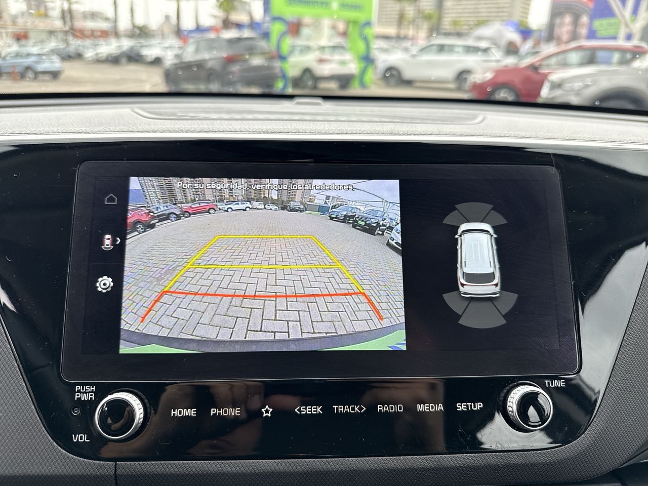 KIA Carens — foto 21 de 26