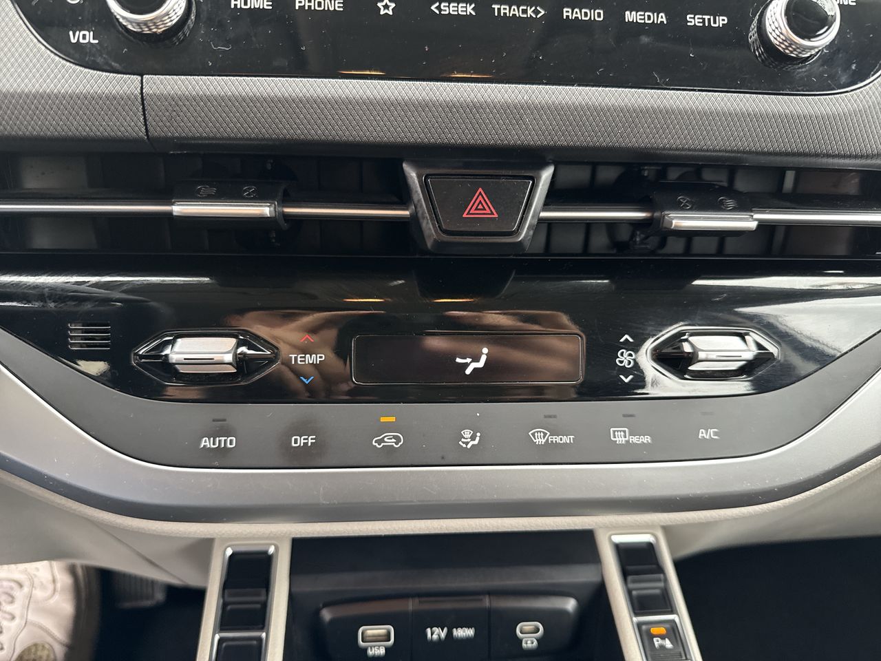 KIA Carens — foto 22 de 26