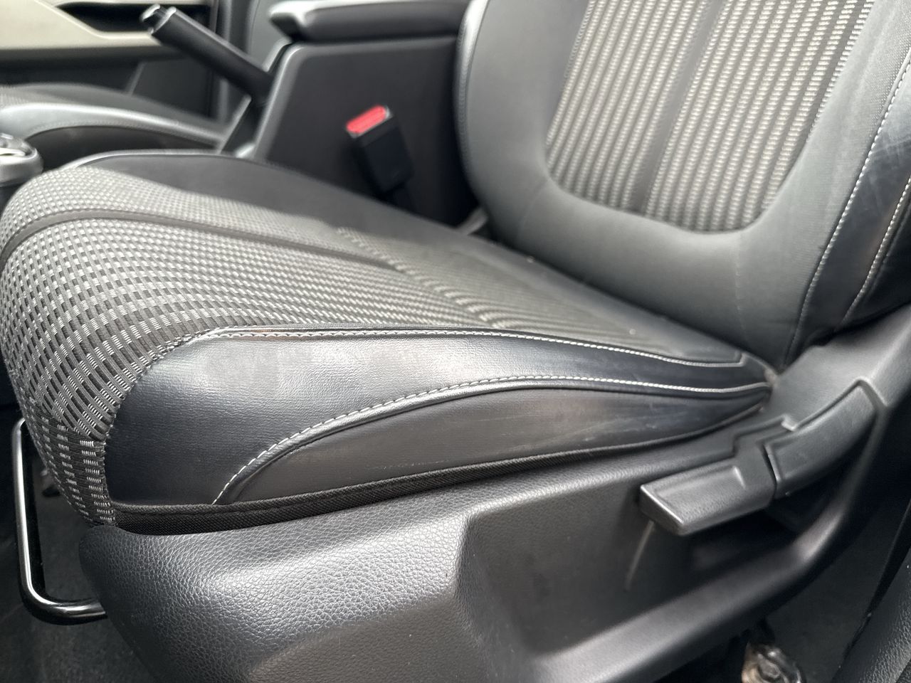 KIA Carens — foto 15 de 26