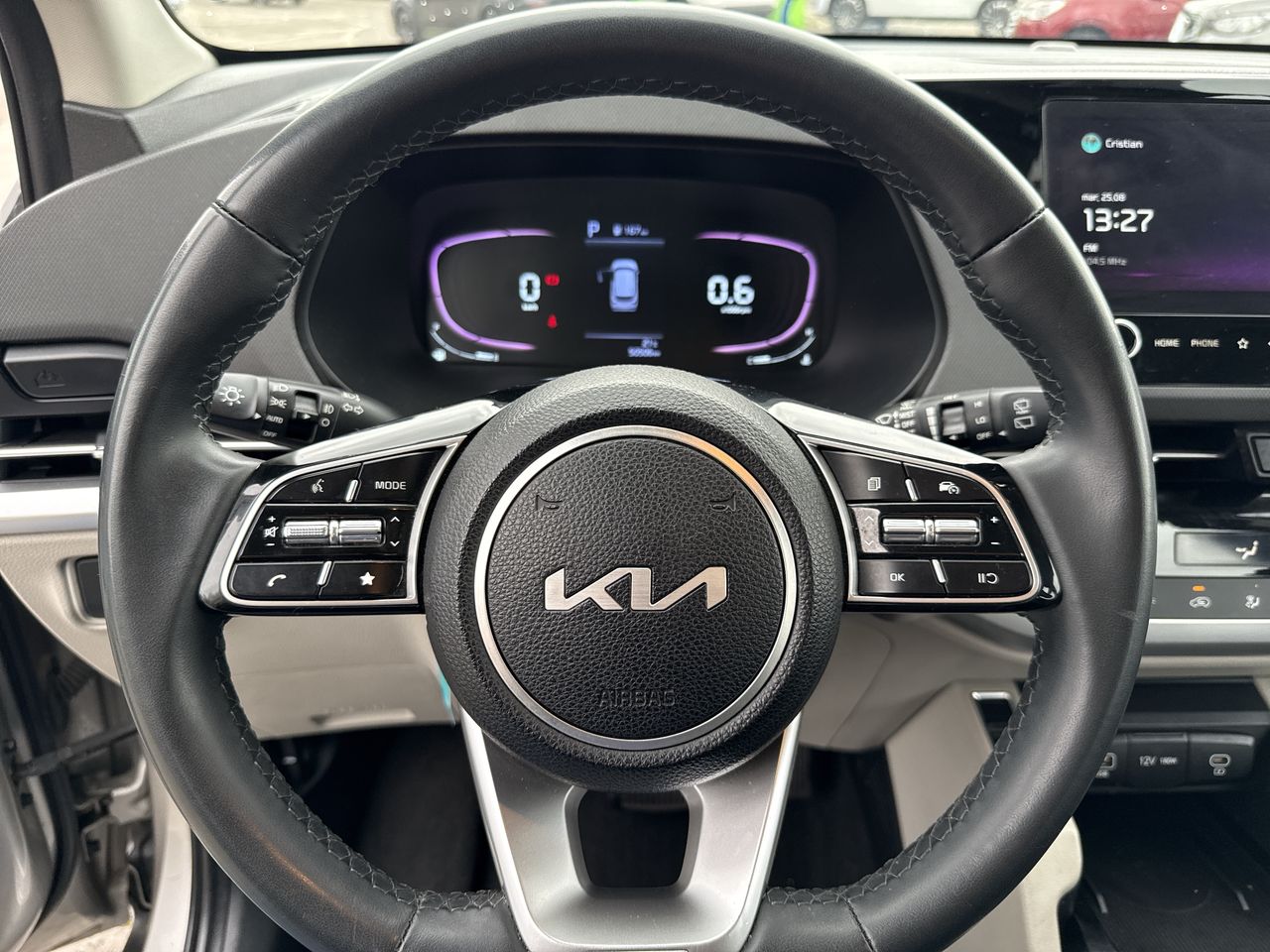 KIA Carens — foto 17 de 26