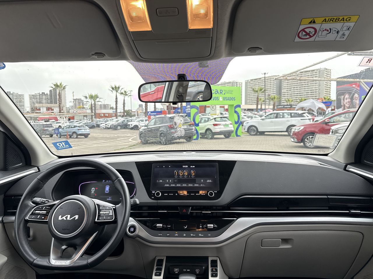 KIA Carens — foto 2 de 26