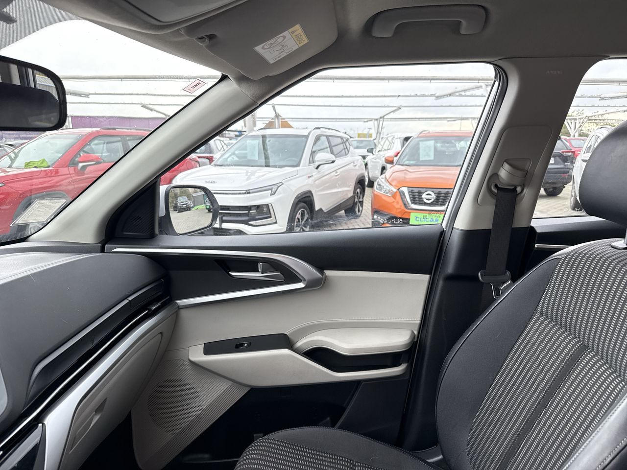 KIA Carens — foto 3 de 26
