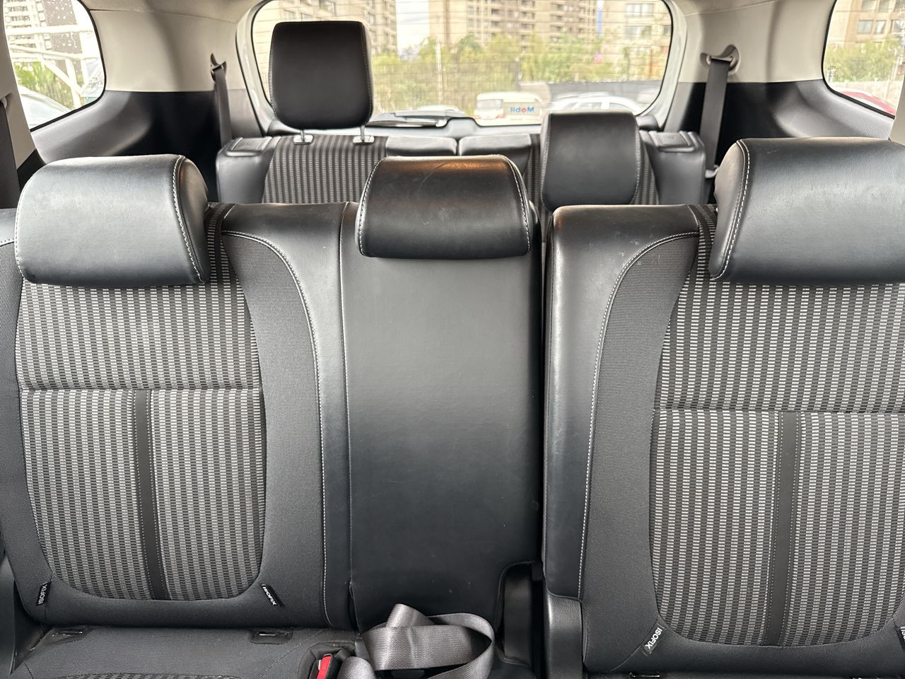 KIA Carens — foto 6 de 26