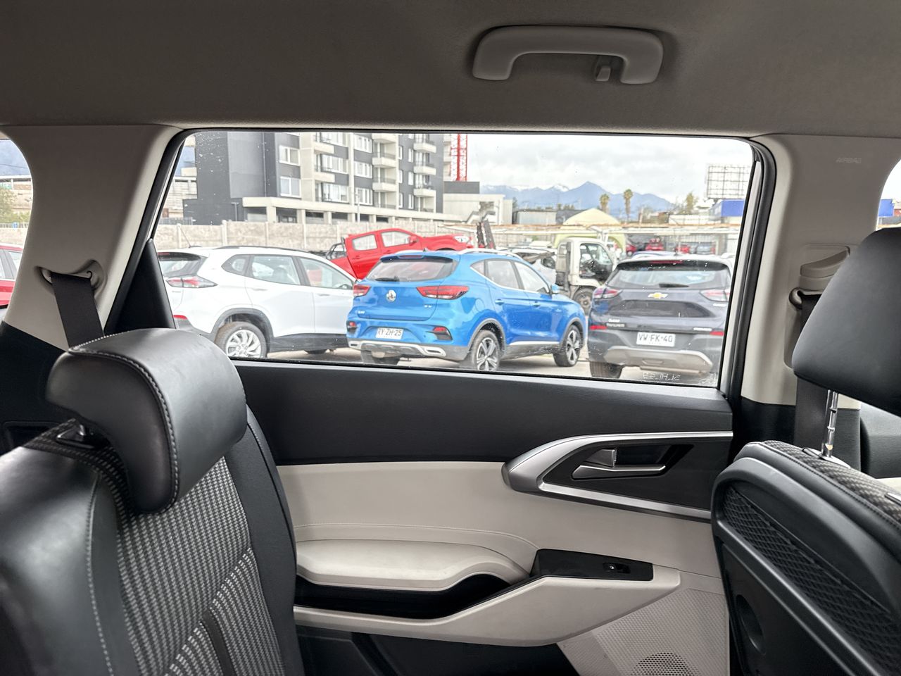 KIA Carens — foto 7 de 26