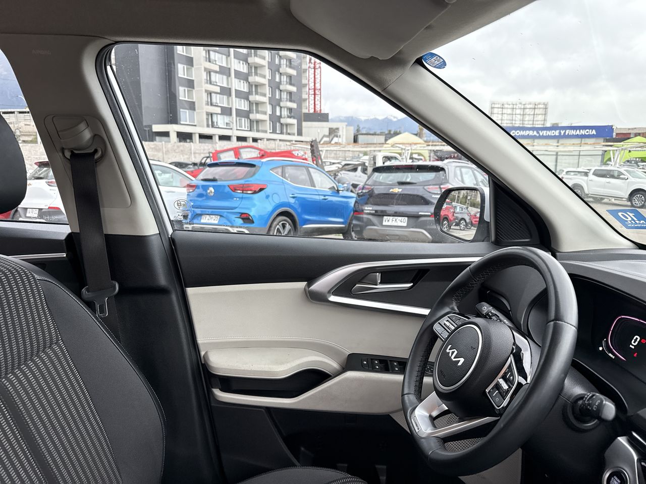 KIA Carens — foto 9 de 26