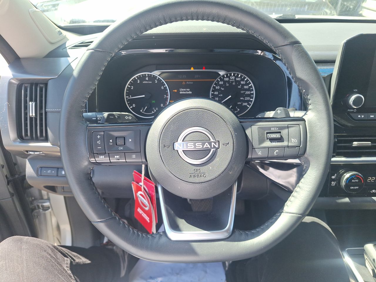 NISSAN - 26