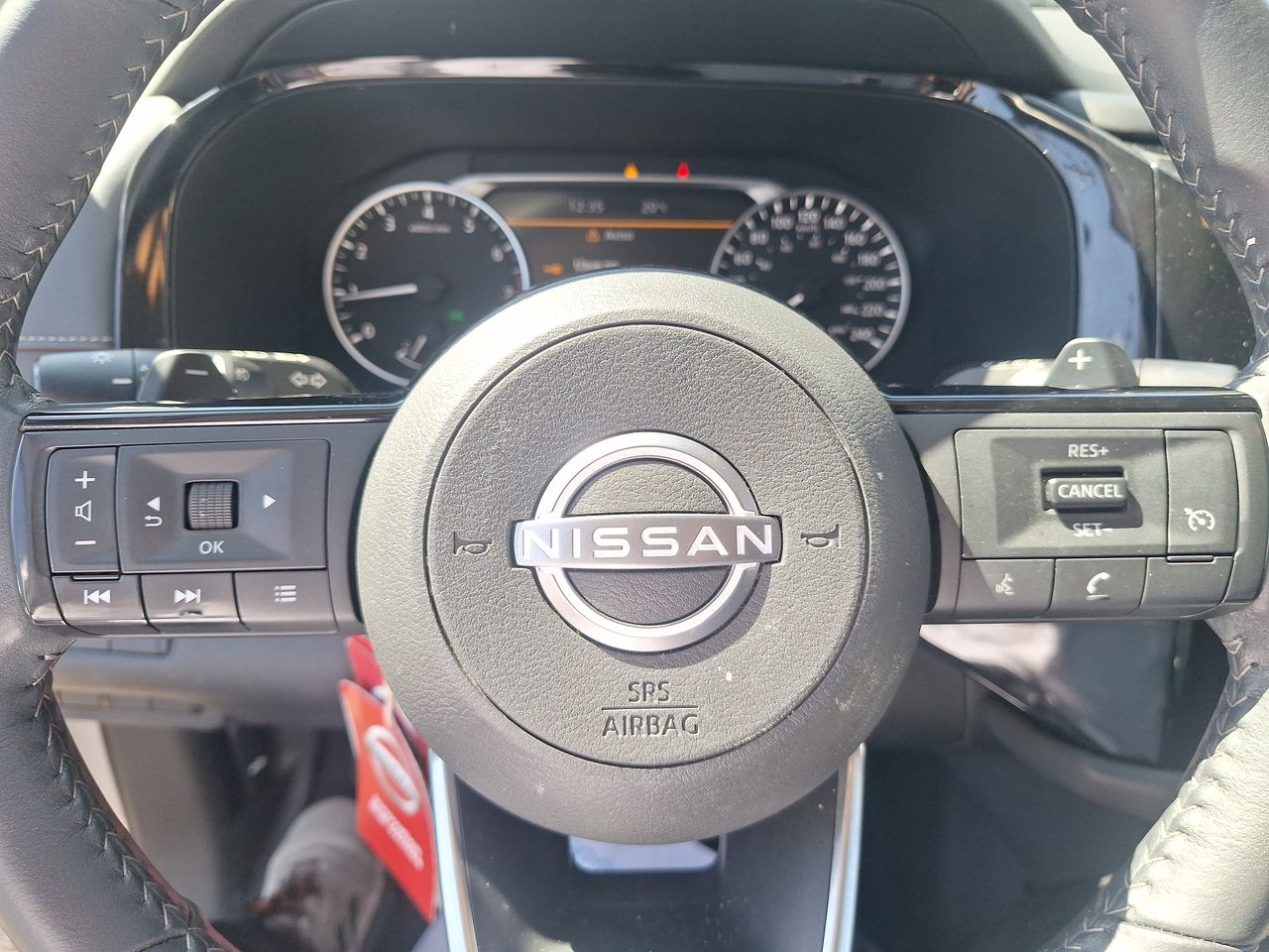 NISSAN - 27