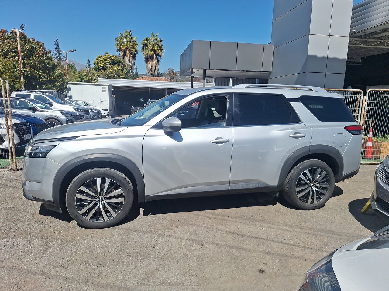 NISSAN - 4
