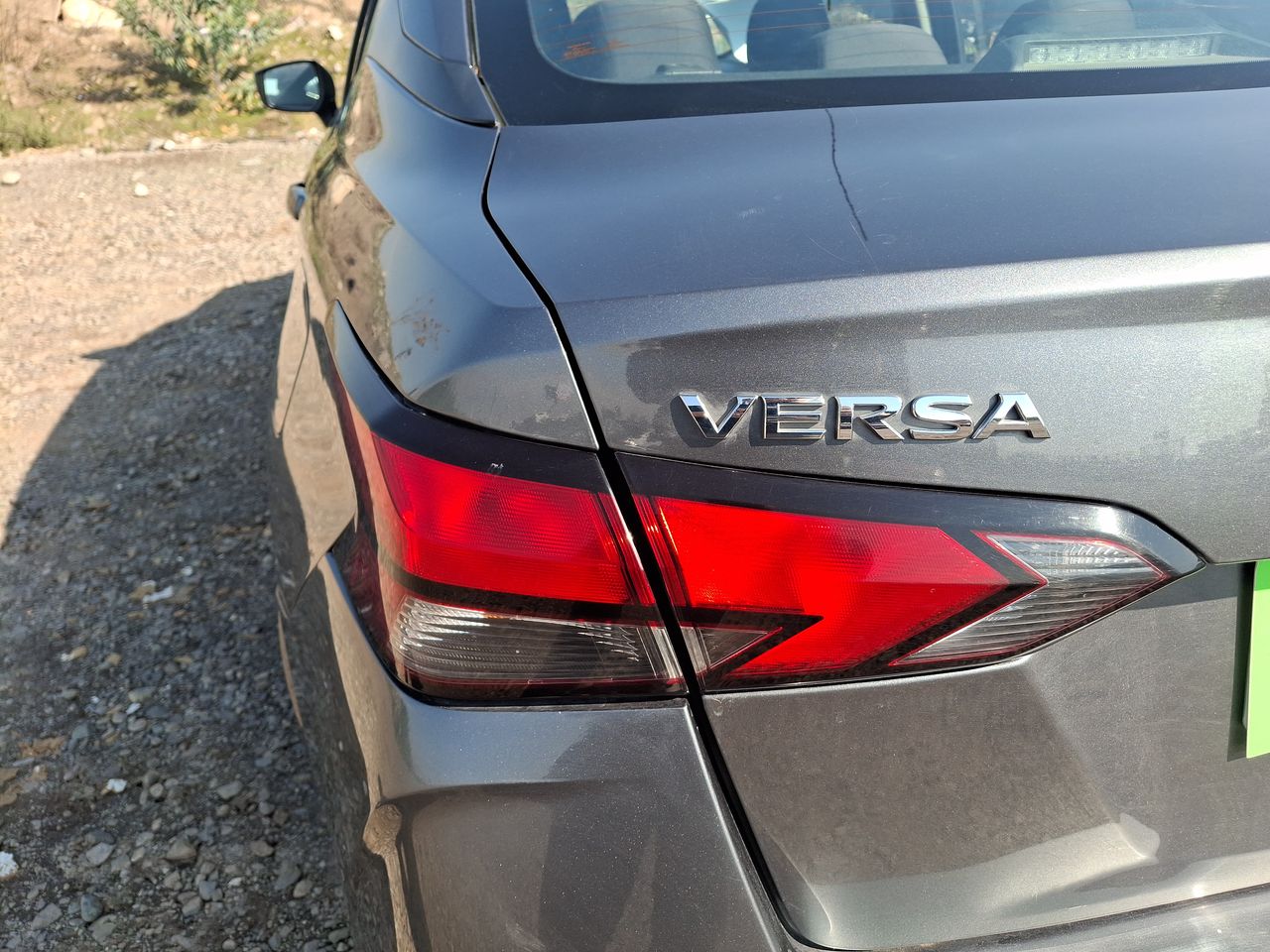 Nissan Versa — foto 12 de 20