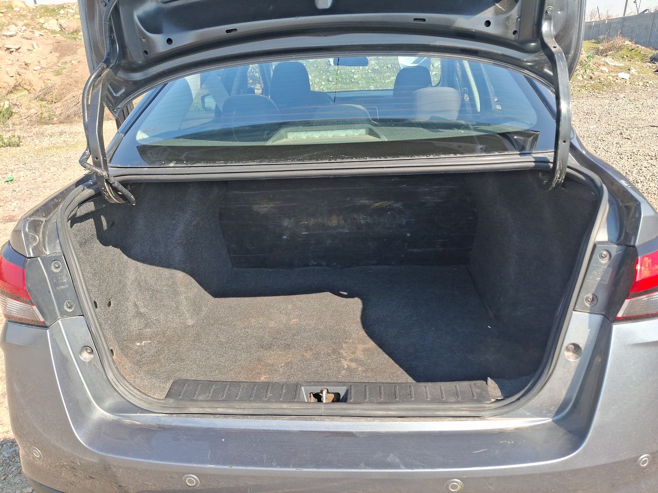 Nissan Versa — foto 13 de 20