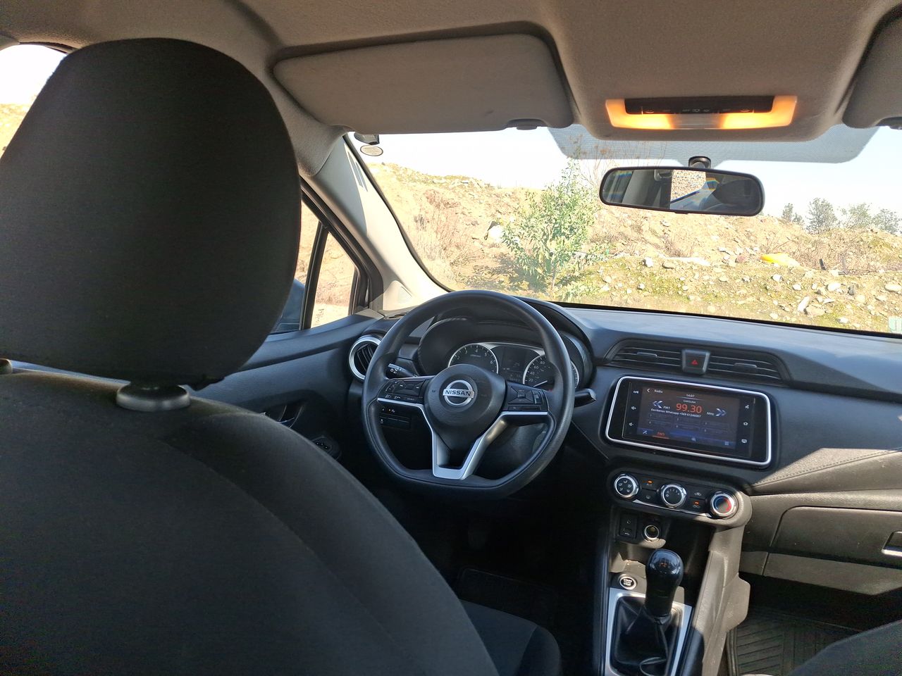Nissan Versa — foto 9 de 20