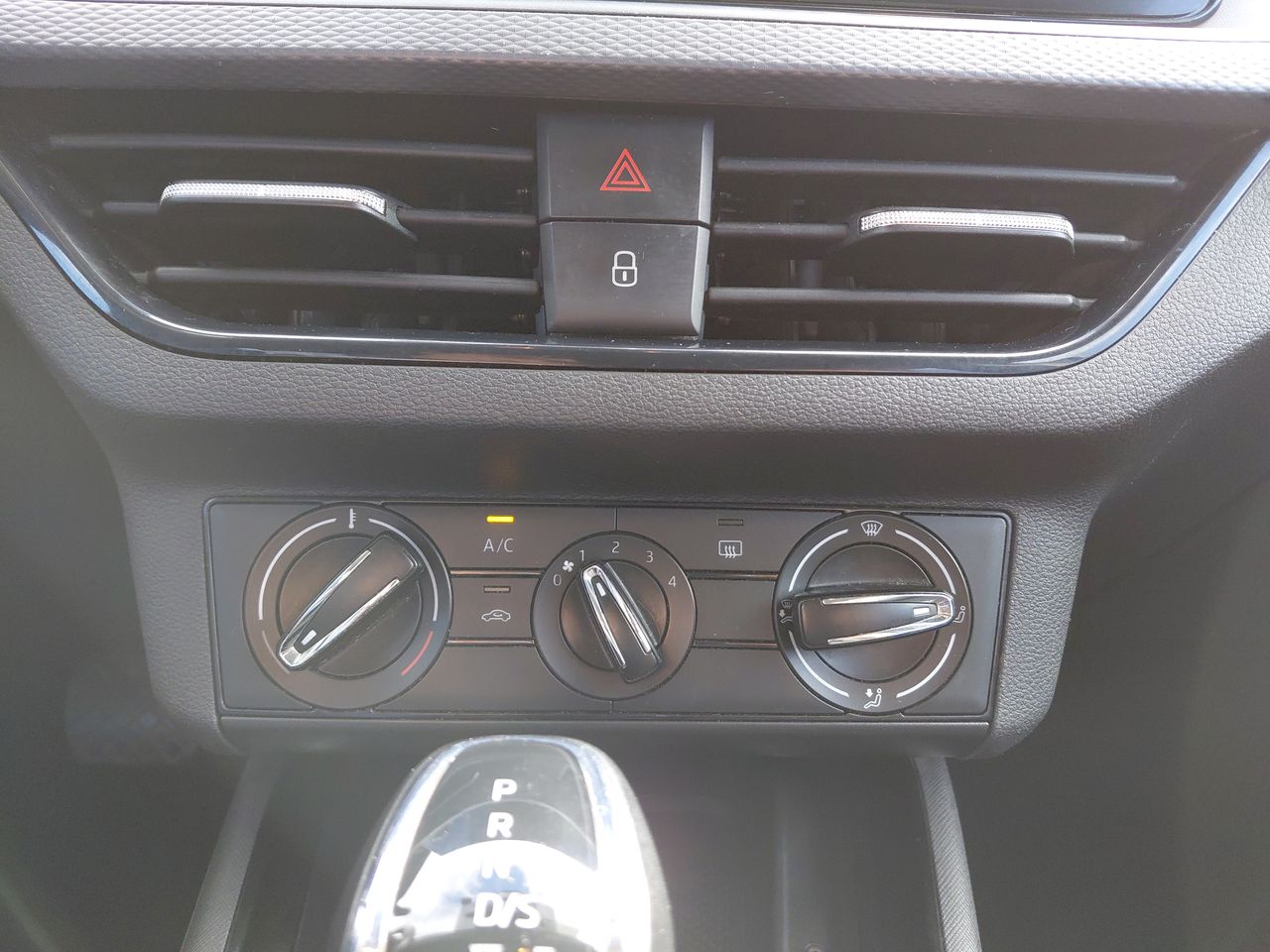 Škoda Kamiq — foto 20 de 23