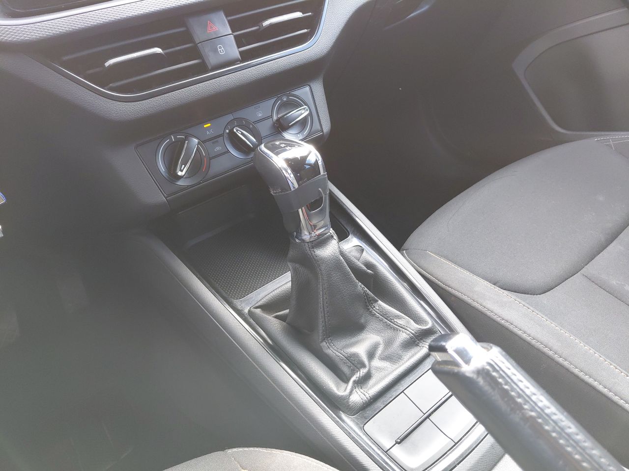 Škoda Kamiq — foto 21 de 23