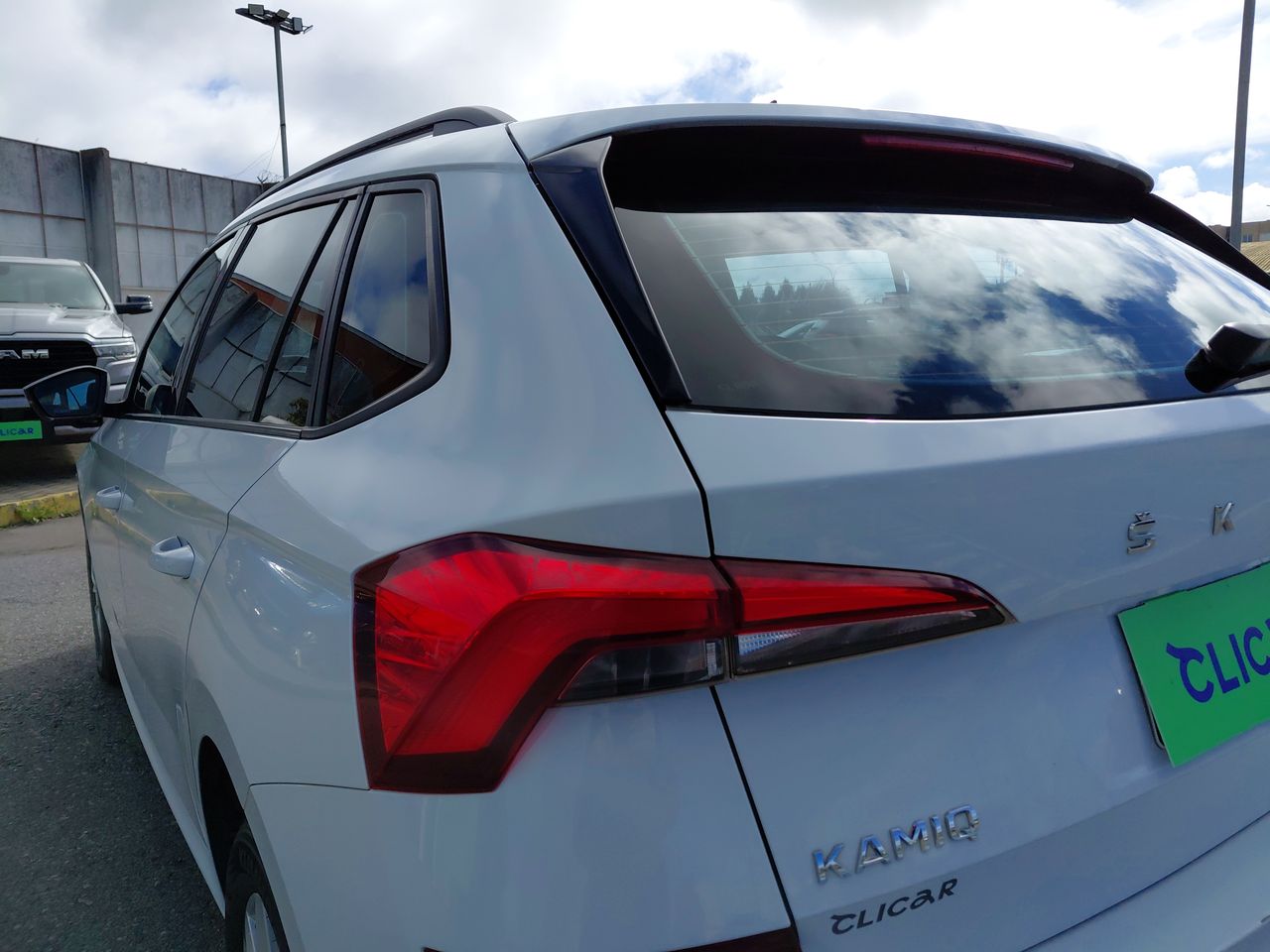 Škoda Kamiq — foto 11 de 23