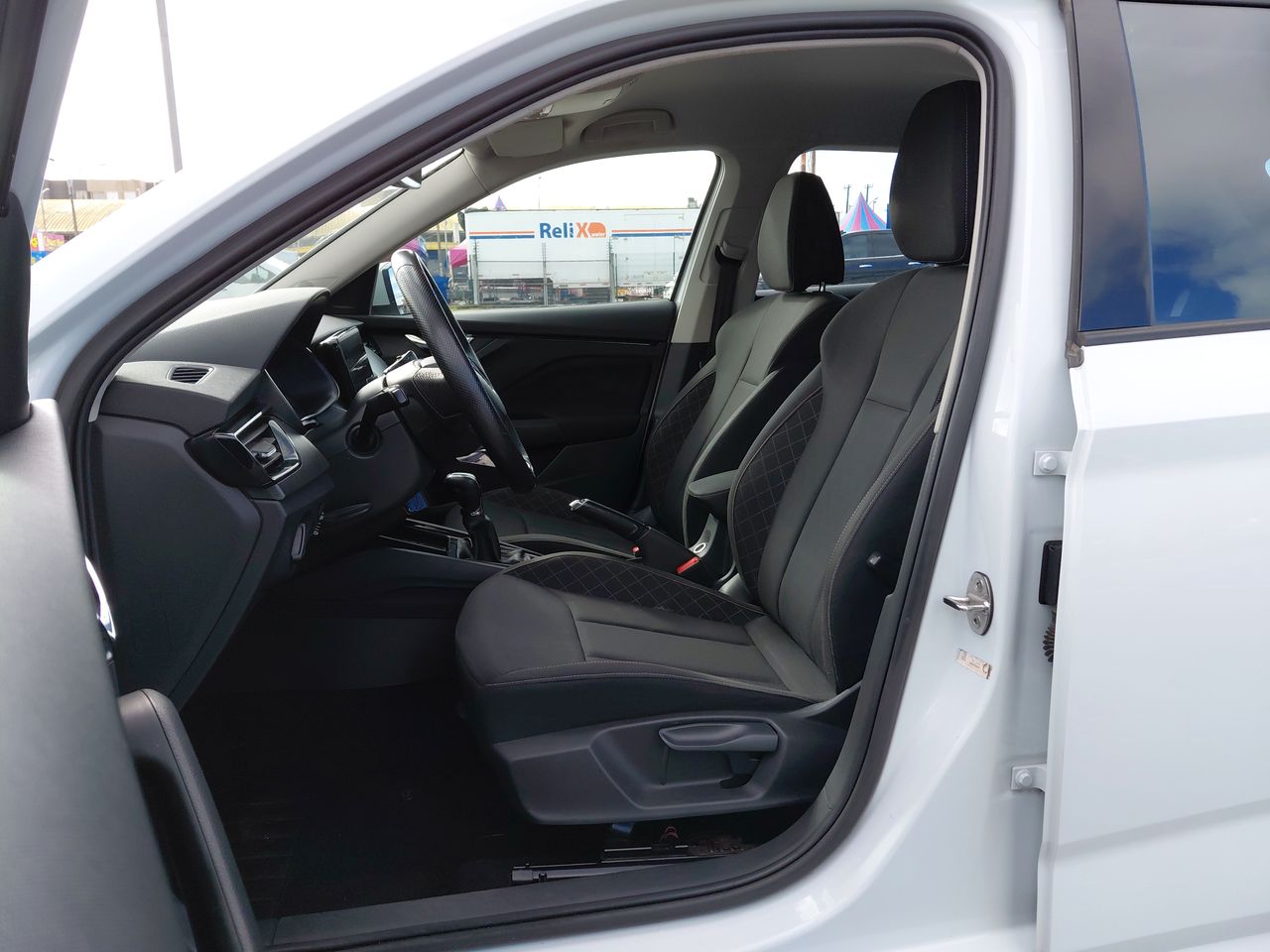 Škoda Kamiq — foto 14 de 23
