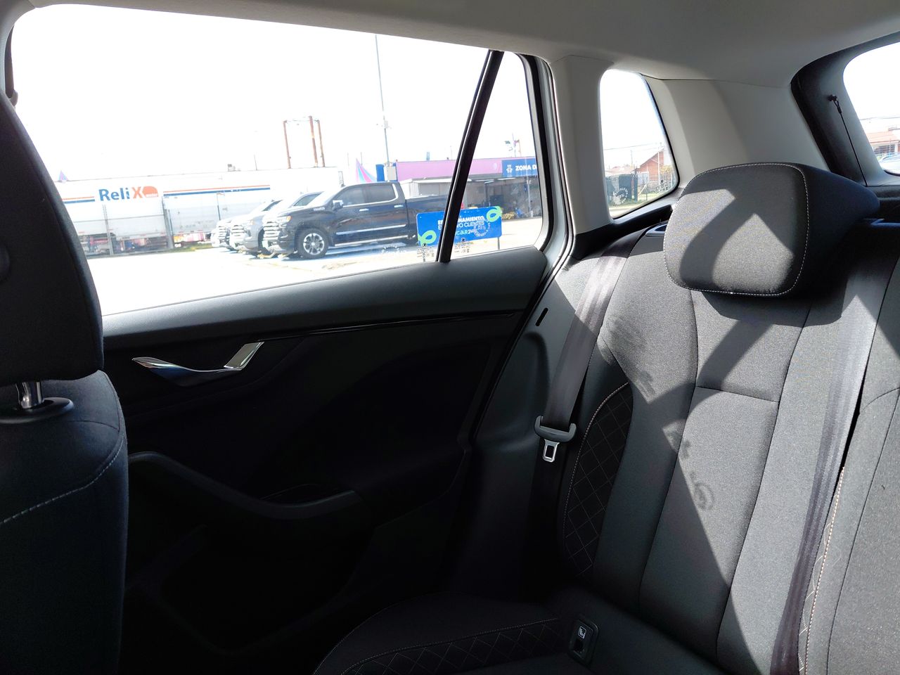 Škoda Kamiq — foto 4 de 23