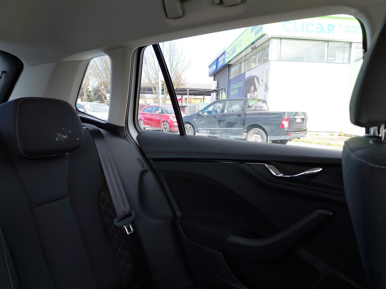 Škoda Kamiq — foto 6 de 23