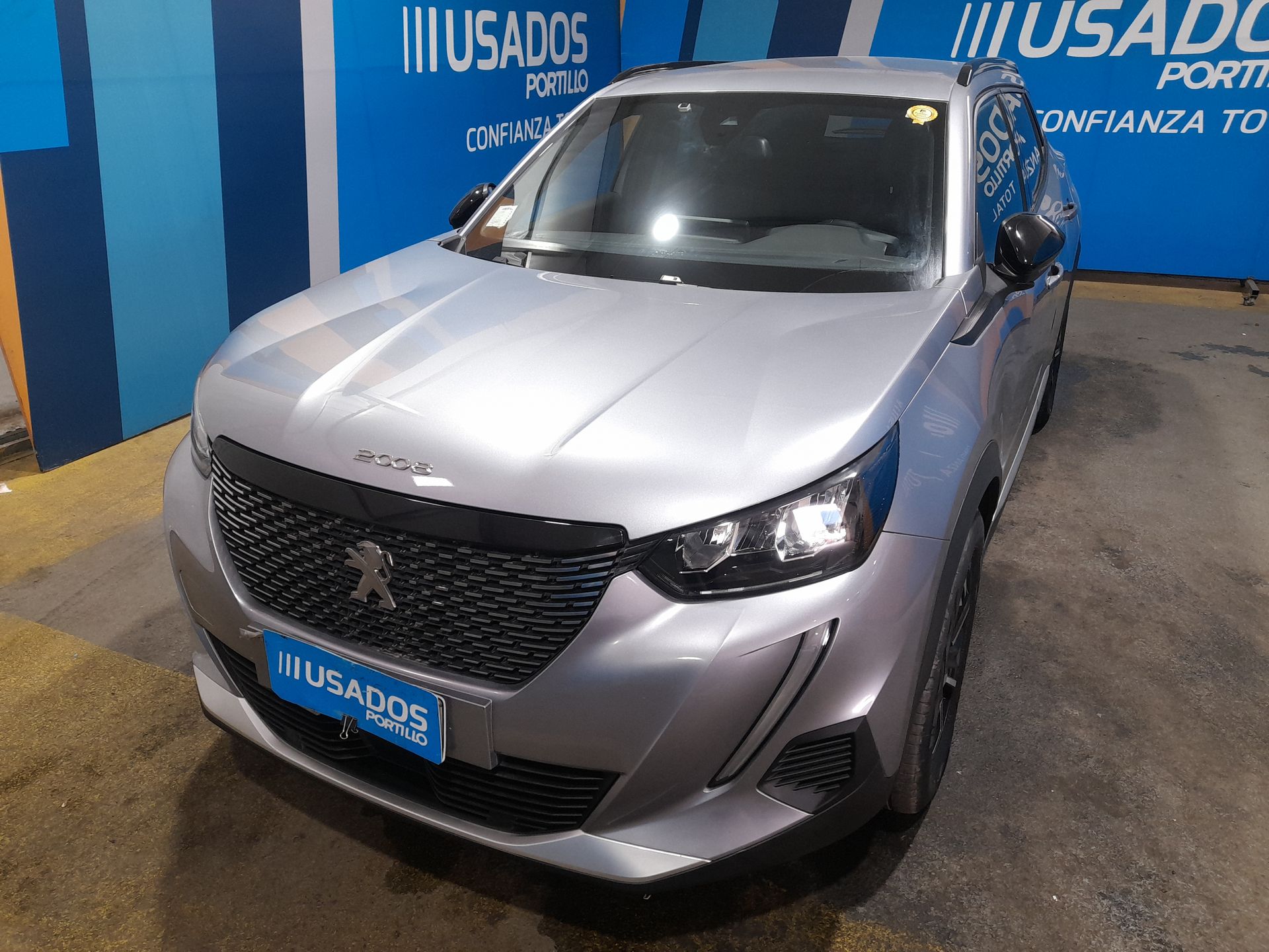 PEUGEOT - 8